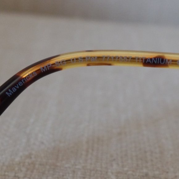 Maui Jim Mavericks Aviator in Gold Titanium Frame w/ Bronze Lens - Picture 6 of 9
